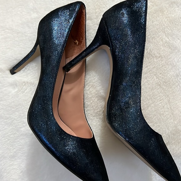 Like new very dark navy classy luxury heels for any kind of event! - Picture 2 of 3